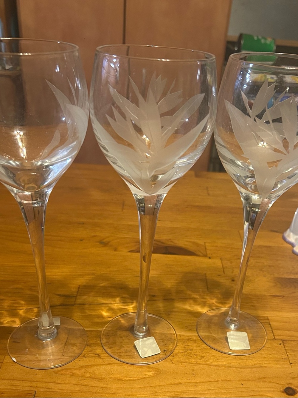 Set of 3 Etched Clear Wine Glasses with Leaf Motif